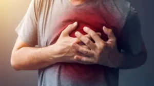 Khó thở suốt thời gian dài, người đàn ông 53 tuổi phát hiện thứ "đáng sợ" trong lồng ngực