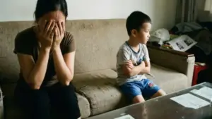 'Không học thì mẹ không thương con nữa', câu nói tưởng vô hại và những hệ lụy
