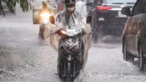 Không khí lạnh dồn dập tràn xuống, miền Bắc đón mưa dông cực lớn trên diện rộng