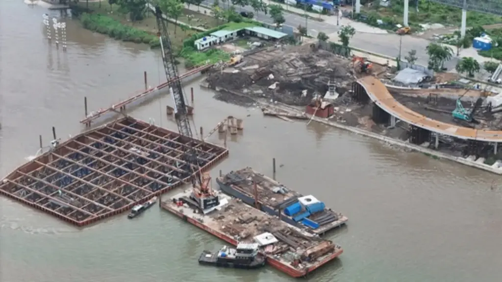 "Lá dừa nước" gần 1.000 tỷ đồng đã đổ bê tông trụ cột chính, hẹn cán đích 2/9