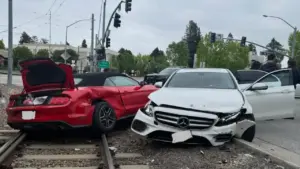 Lái tới 190km/h trên cao tốc chỉ vì muộn làm, tài xế Ford vào trại tạm giam