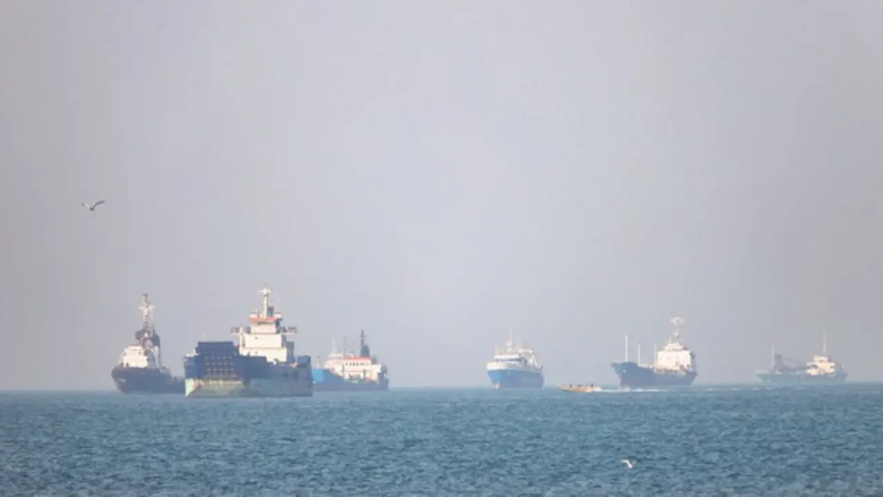 Loạt tàu bị tấn công ở Hormuz, Mỹ cáo buộc Iran 'đứng sau'