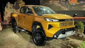 Lượng tiêu thụ xe bán tải 'lao dốc', Toyota Hilux ngược dòng bám đuổi Ford Ranger