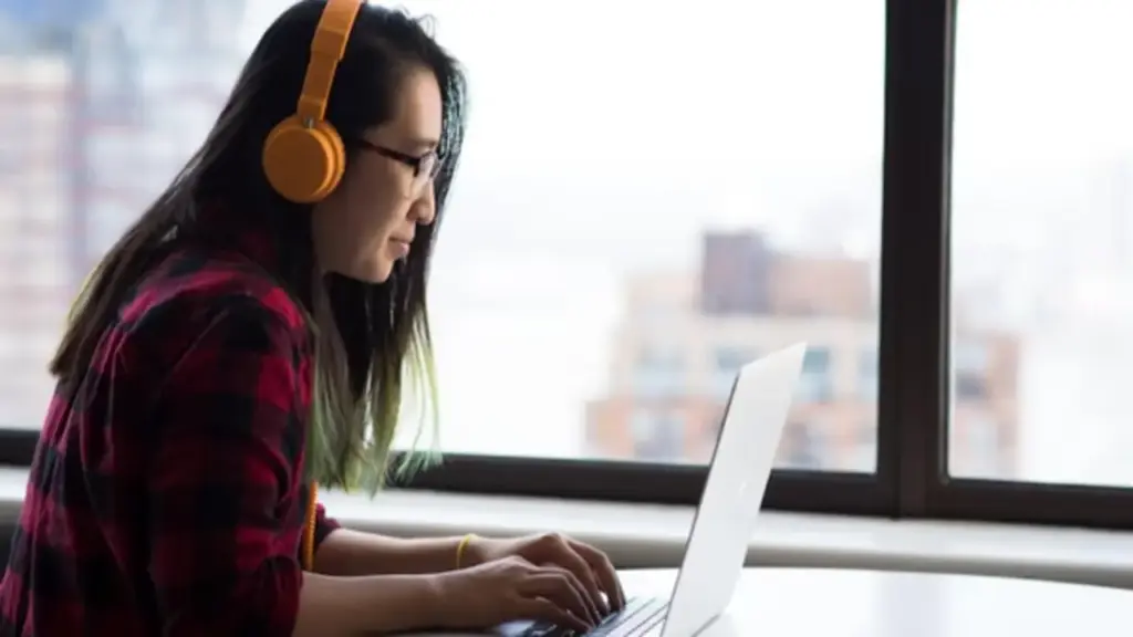 Lý do tai nghe Bluetooth nghe hay nhưng gọi điện lại dở