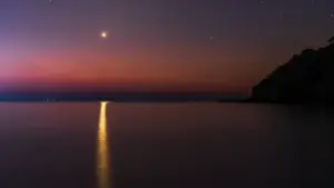 Mặt trời vừa lặn, người Việt thấy thiên thể sáng rực: UFO hay hiện tượng gì?