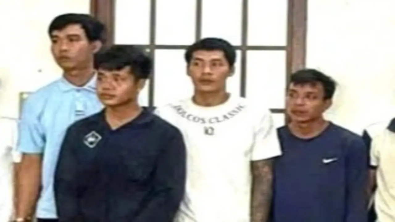 Mâu thuẫn trong bữa nhậu, 16 đối tượng dùng chai bia làm "vũ khí" hỗn chiến