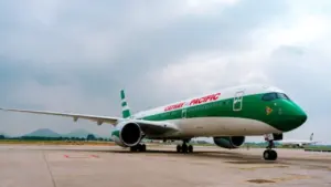 Máy bay phiên bản sinh nhật 80 tuổi của Cathay xuất hiện ở Nội Bài