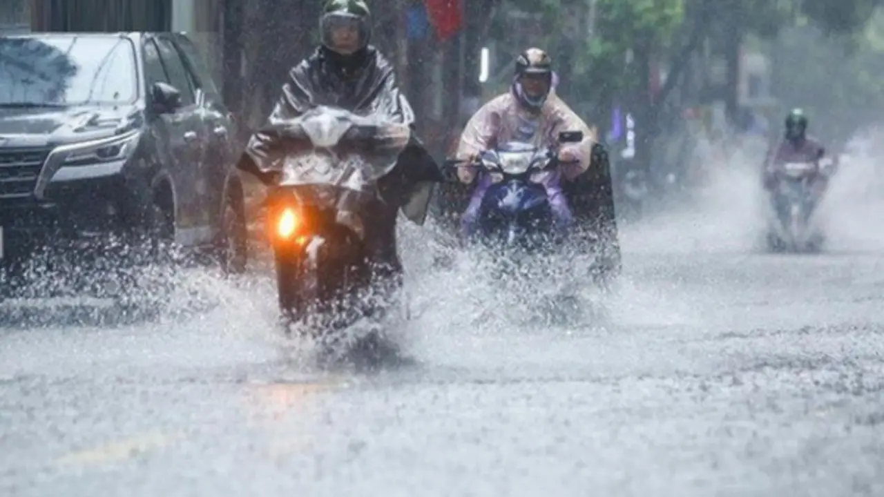 Miền Bắc sắp đón mưa to như trút nước, tâm điểm dồn dập nơi nào?