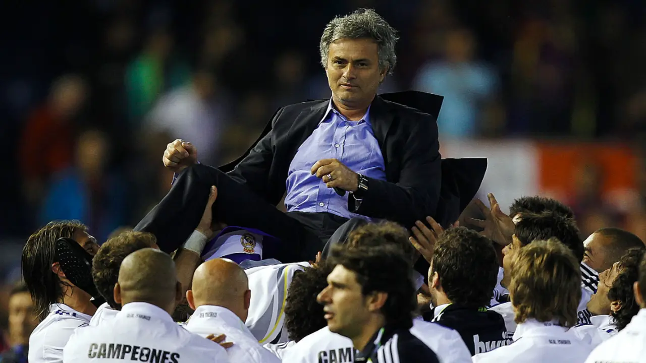 Mourinho ra ba điều kiện với Real