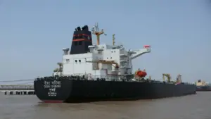 Mỹ hộ tống tàu qua eo biển Hormuz, Iran đáp trả