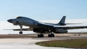 Mỹ hồi sinh oanh tạc cơ B-1B từ 'nghĩa địa máy bay'