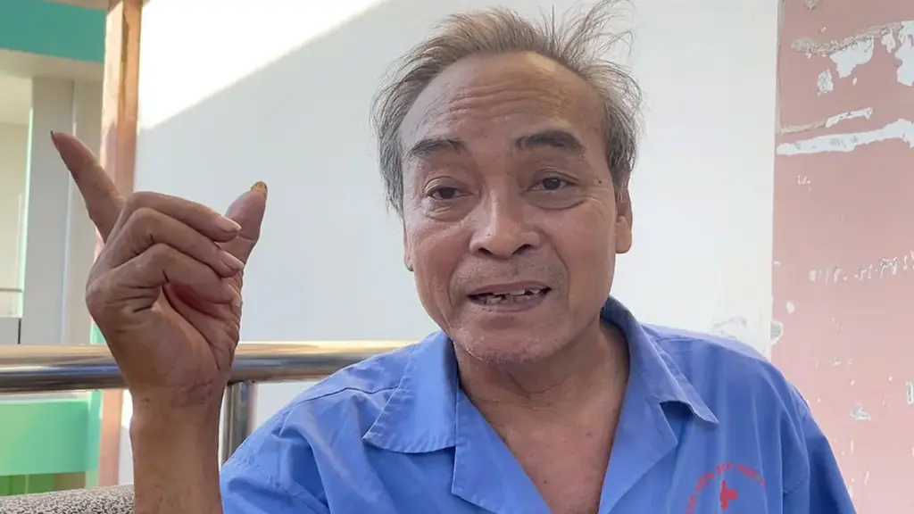 Nạn nhân vụ ôtô rơi đèo An Khê: 'Xe lộn nhiều vòng, hất văng tôi ra bãi cỏ'
