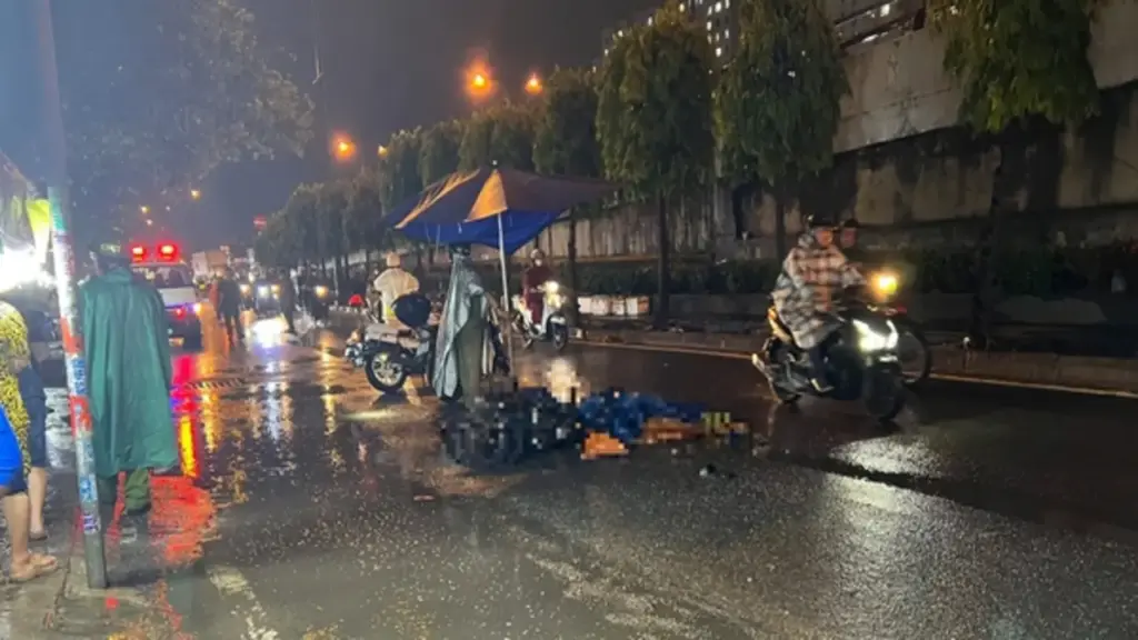 Né xe chạy ngược chiều trước chợ, người đàn ông gặp nạn tử vong