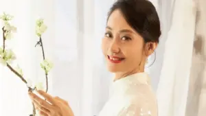 Người mẹ 10 năm không bỏ cuộc: Nữ NSƯT duy nhất có 4 phim trăm tỷ liên tiếp trong 4 tháng