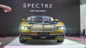 Người Việt ngày càng thích xe điện, chơi xe siêu sang cũng là Rolls-Royce Spectre