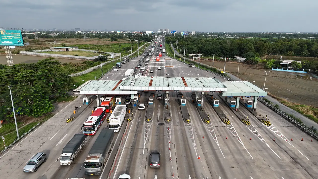 Nguy cơ chậm mặt bằng, thiếu vật liệu tại dự án cao tốc TPHCM - Mỹ Thuận