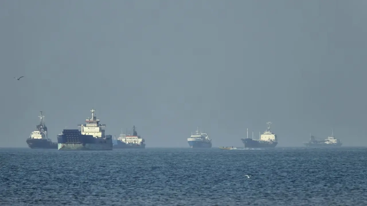 Nguy cơ với Trung Đông khi eo biển Hormuz tiếp tục dậy sóng