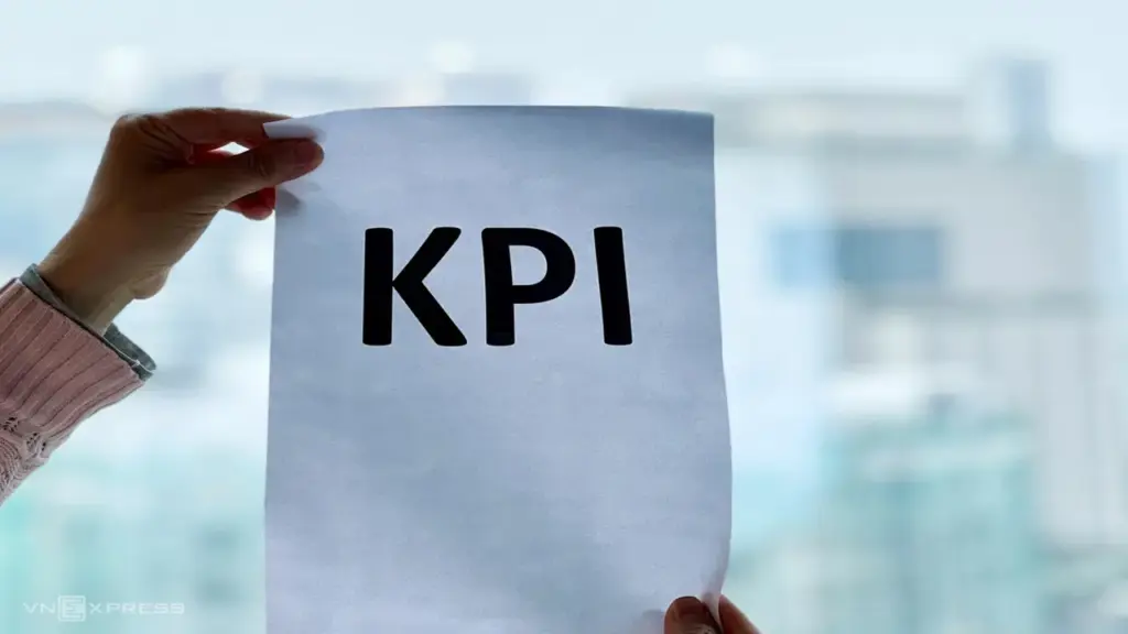 Nhiều lao động bị vắt kiệt vì 'KPI, deadline'