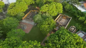 Nơi an nghỉ của hai vua triều Nguyễn bị lưu đày