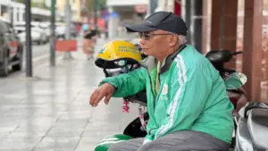 Nỗi lo sinh kế của xe ôm trong vành đai 1