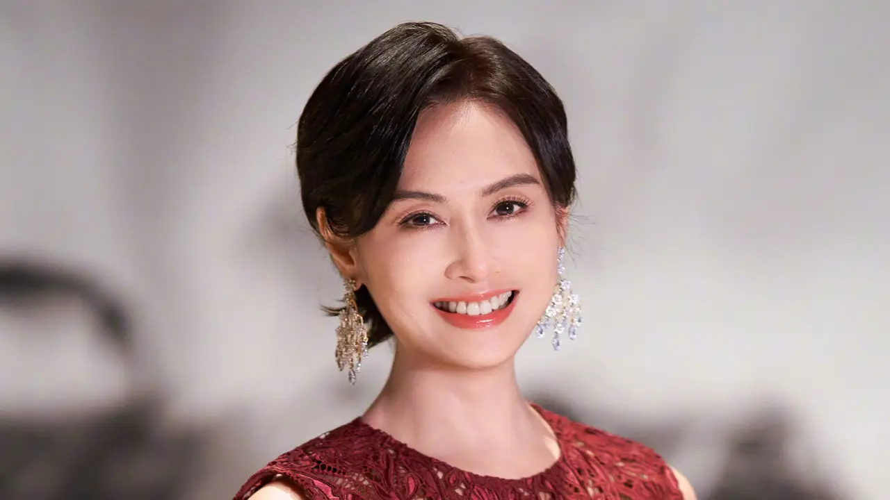 Nụ cười cuốn hút của 'Hoàng Dung' Chu Nhân