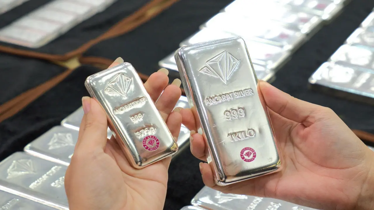 Nửa đêm giá bạc thế giới tăng, trong 5 ngày đã tăng 11%