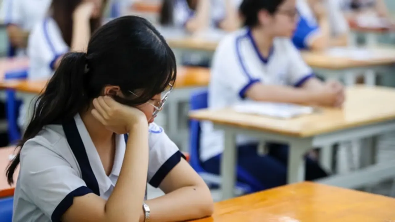 Ôn thi tốt nghiệp THPT: Giai đoạn nước rút quá nhiều kiến thức, làm sao nhớ hết?