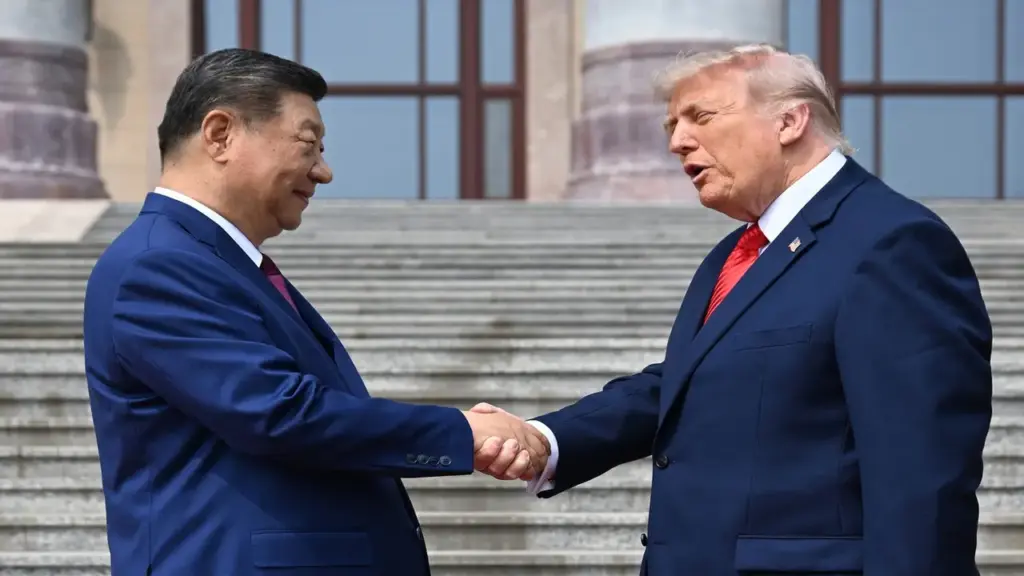 Ông Trump hết lời ca ngợi ông Tập, nói vinh dự khi được làm bạn cùng