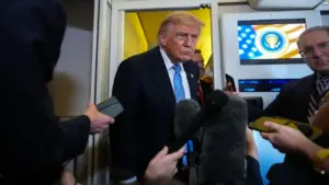 Ông Trump: Mỹ cho phép 3 tàu dầu Trung Quốc đi qua Hormuz