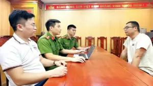 Phát hiện gần 6.000 tấn chất thải từ trại lợn 'xả bẩn' ra môi trường