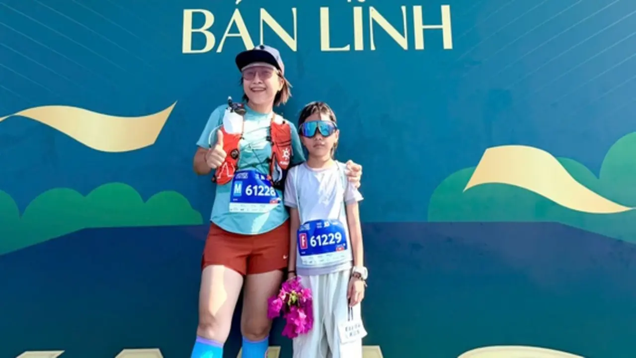 Runner nhí tạo ấn tượng trên đường chạy VnExpress Marathon Green Paradise Cần Giờ 2026