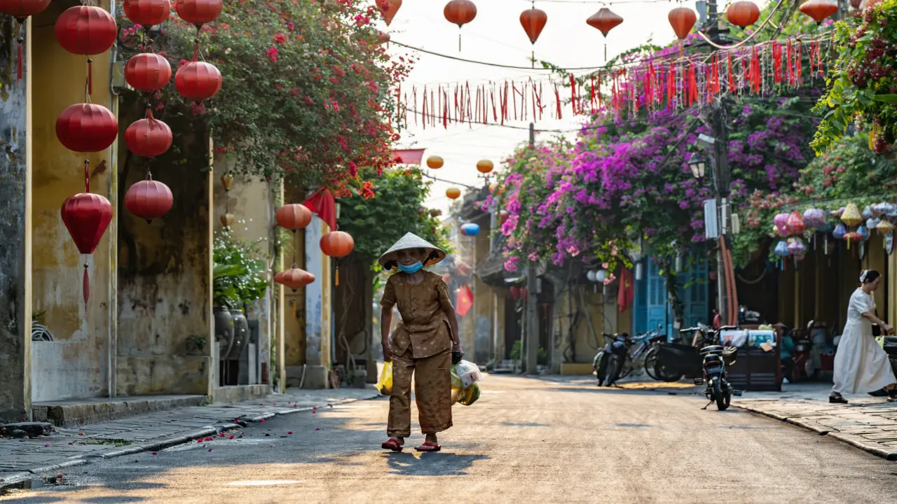 Sáng sớm ở phố cổ Hội An