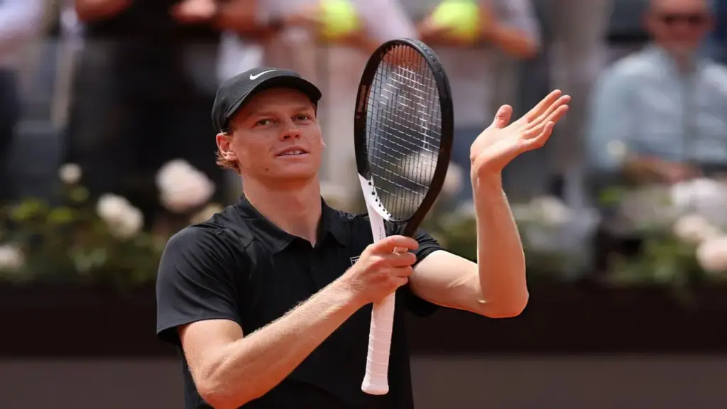 Sinner vào bán kết Rome Masters, lập kỷ lục mới ở Masters 1000