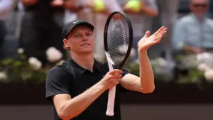 Sinner vào bán kết Rome Masters, lập kỷ lục mới ở Masters 1000