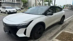 SUV lạ xuất hiện trên đường, có thể là VinFast VF 8 hoàn toàn mới