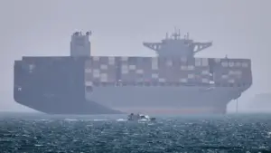 Tàu hàng Hàn Quốc phát nổ, bốc cháy ở eo biển Hormuz