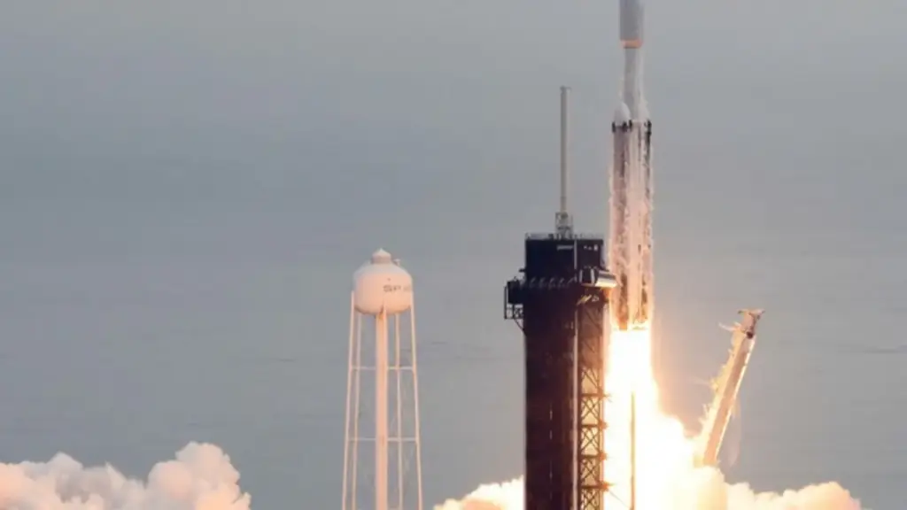 Tàu NASA 'mượn lực' sao Hỏa để tới hành tinh kim loại