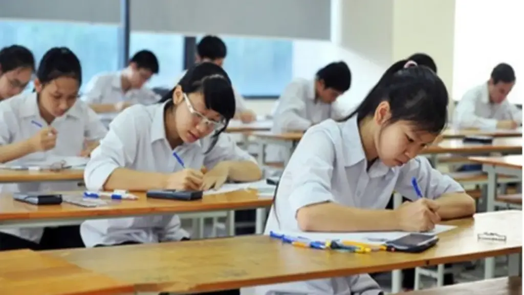 Thi TSA “nóng” chưa từng có: 22.000 thí sinh đổ bộ, điểm thi trải dài 10 tỉnh thành