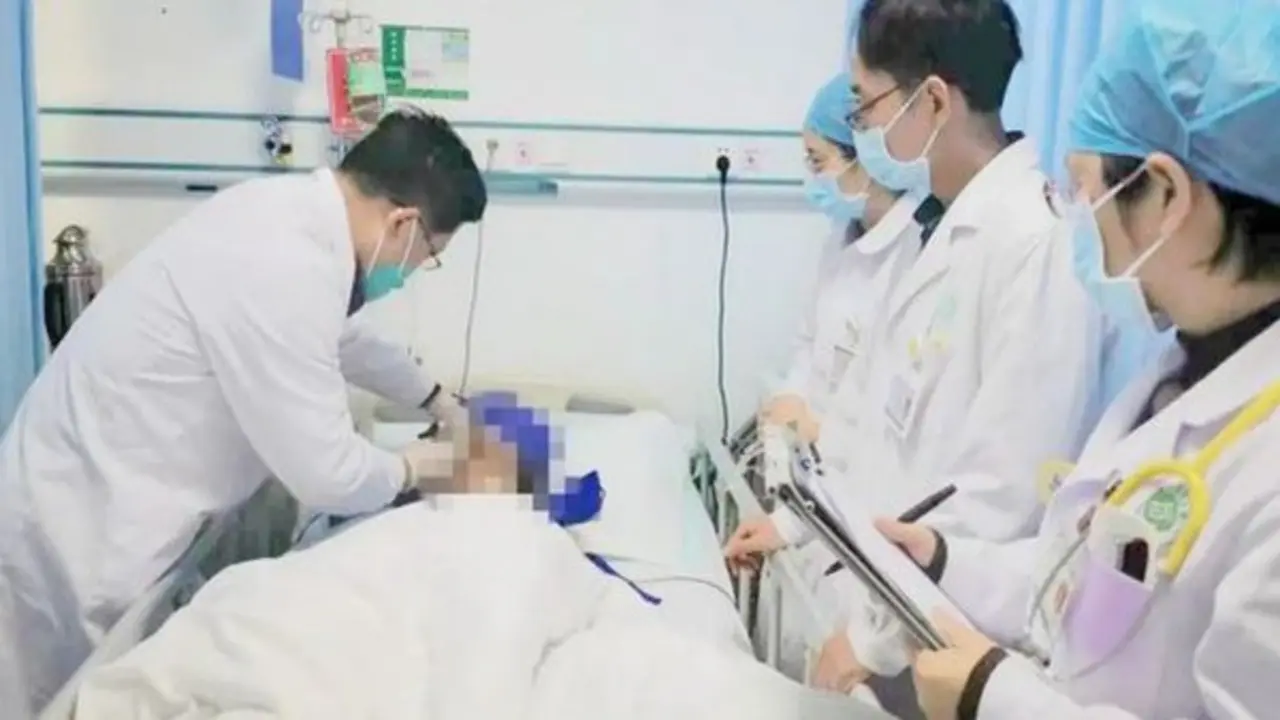 Thiếu niên 15 tuổi "gan trắng xoá" vì thường xuyên ăn món khoái khẩu nhiều người mê