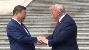 Thông điệp từ 5 cú vỗ của ông Trump khi bắt tay ông Tập