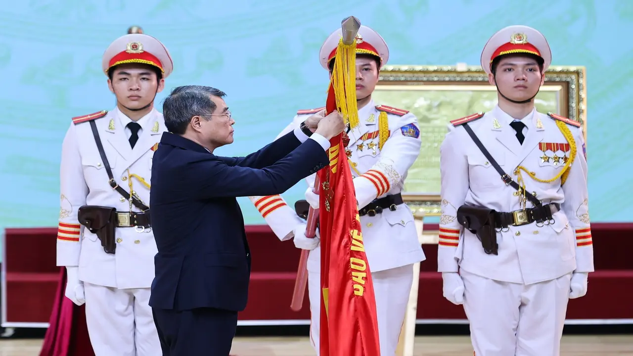 Thủ tướng trao tặng danh hiệu Anh hùng LLVT cho Công an Hải Phòng