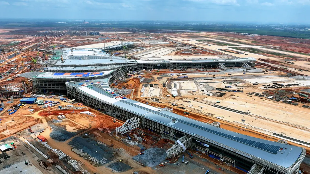 Thủ tướng yêu cầu kiện toàn lãnh đạo ACV, điều tra nhanh vi phạm ở sân bay Long Thành