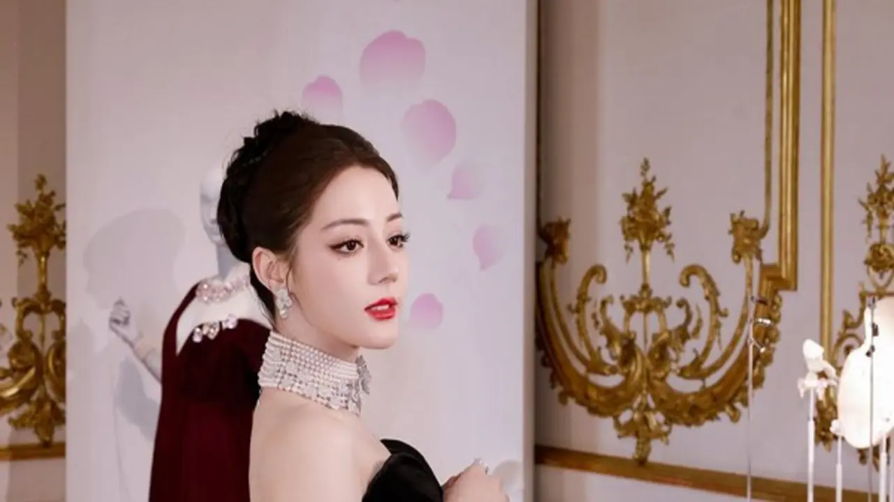 Thực hư thông tin gây xôn xao về 'mỹ nhân đẹp nhất Tân Cương'