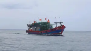 Tìm kiếm thuyền viên tàu cá mất tích trên vùng biển Quảng Trị