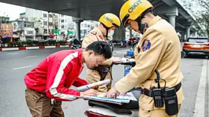Tin tức sáng 15-5: Không đăng ký vận tải hành khách nhưng chở người thu tiền sẽ bị phạt tới 14 triệu