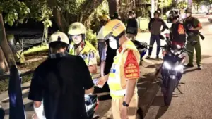 Tổ tuần tra đêm đặc biệt của Công an thành phố Huế trong kỳ nghỉ lễ
