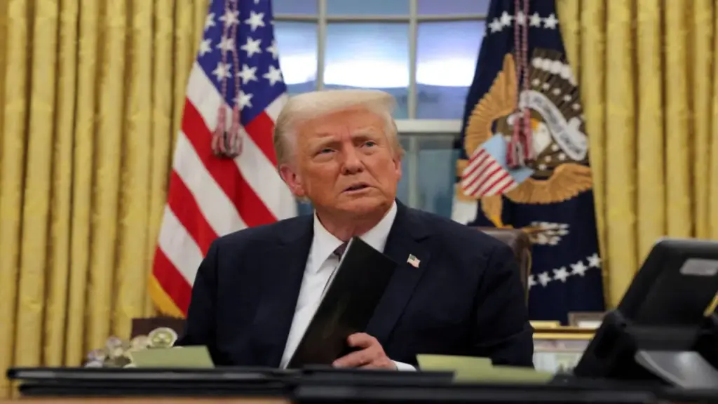 Tổng thống Trump lên tiếng khi Nga không kích lớn chưa từng có vào Ukraine