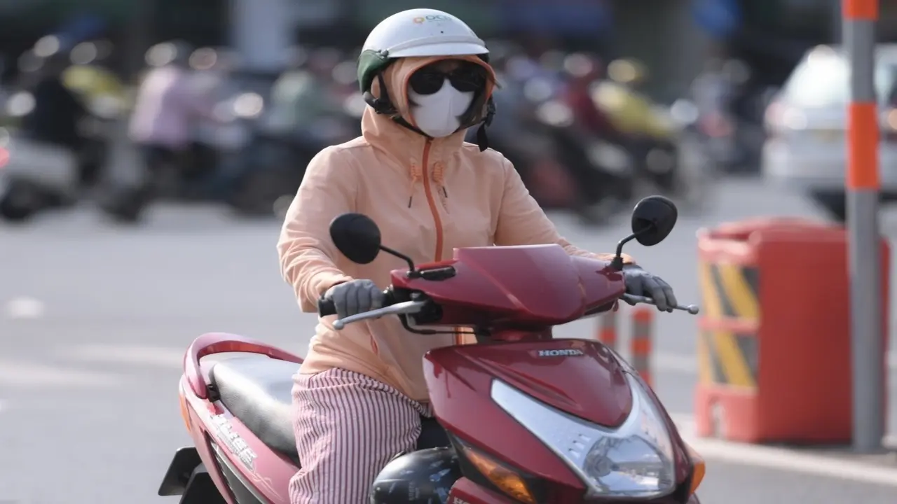 TPHCM và Nam Bộ tiếp tục nắng nóng, cảnh báo nguy cơ sốc nhiệt