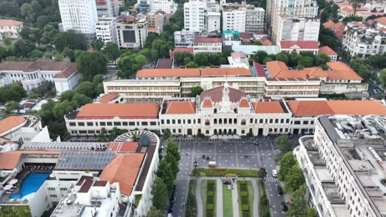 TP.HCM yêu cầu giảm chi 10%, phấn đấu thu ngân sách 1 triệu tỉ đồng