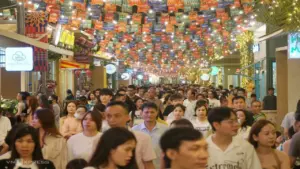 Trải nghiệm phố đêm du lịch đầu tiên ở Hạ Long